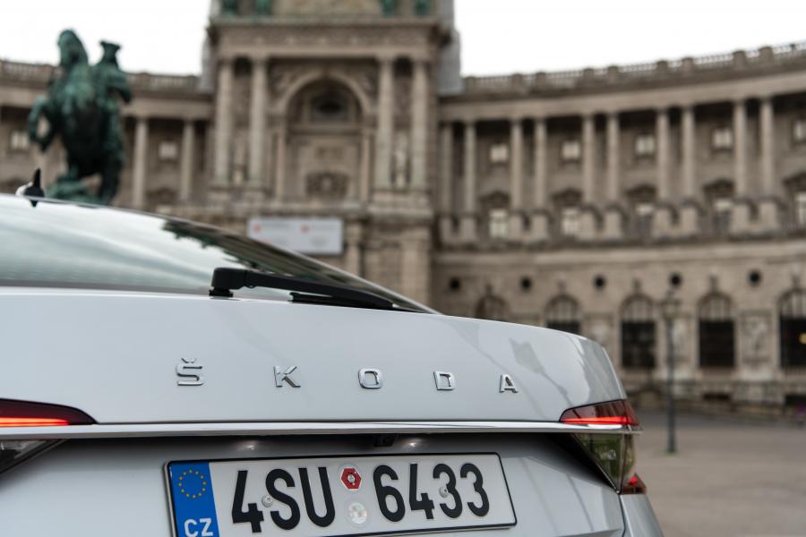 Логотип Skoda Superb (3V) 2019 года  (WW) (фото 6 из 23)